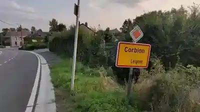 Semois-Windungen von den bewaldeten Kämmen von Corbion-sur-Semois aus gesehen